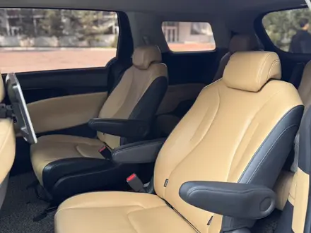Kia Carnival 2021 года за 19 800 000 тг. в Алматы – фото 5