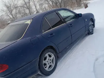 Mercedes-Benz E 200 1997 года за 2 300 000 тг. в Караганда – фото 5