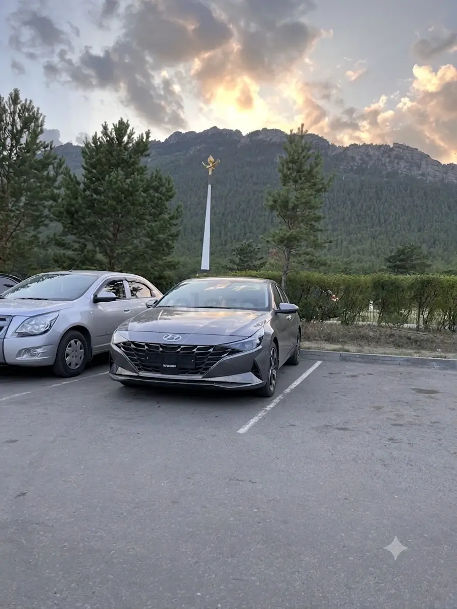 Hyundai Elantra, 2023