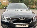 Skoda Superb 2018 года за 10 000 000 тг. в Караганда