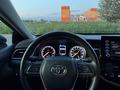 Toyota Camry 2021 годаүшін13 300 000 тг. в Уральск – фото 8