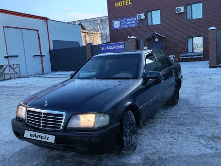 Mercedes-Benz C 180 1995 года за 1 000 000 тг. в Жезказган