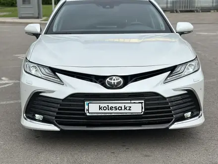 Toyota Camry 2022 года за 17 000 000 тг. в Алматы – фото 2