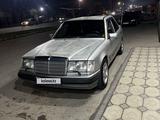 Mercedes-Benz E 220 1991 года за 1 500 000 тг. в Тараз – фото 2