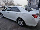 Toyota Camry 2013 года за 10 000 000 тг. в Шымкент – фото 2