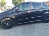 Mercedes-Benz B 170 2007 годаfor3 500 000 тг. в Атырау