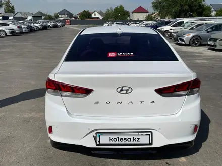 Hyundai Sonata 2018 года за 6 640 500 тг. в Алматы – фото 2