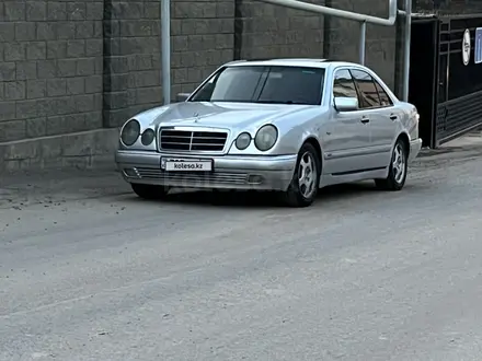 Mercedes-Benz E 280 1998 года за 3 350 000 тг. в Алматы