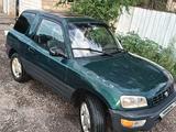 Toyota RAV4 1998 годаүшін2 700 000 тг. в Актобе
