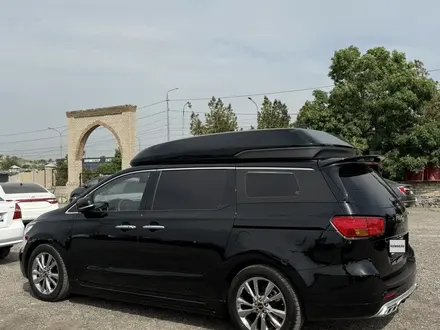 Kia Carnival 2017 года за 12 800 000 тг. в Шымкент – фото 3