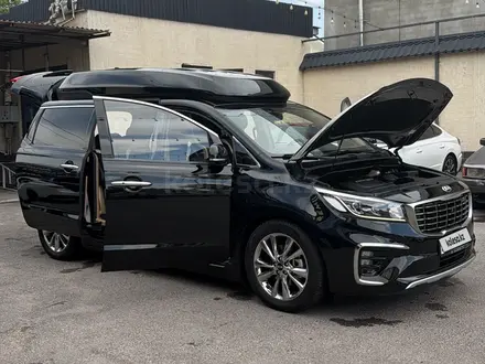 Kia Carnival 2017 года за 12 800 000 тг. в Шымкент