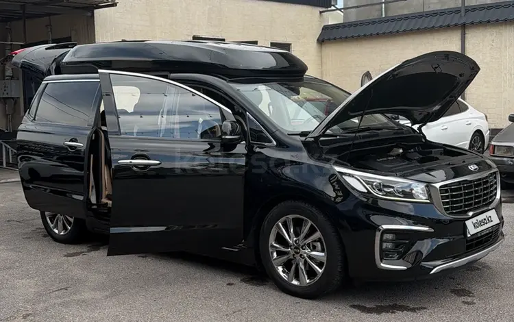 Kia Carnival 2017 года за 12 800 000 тг. в Шымкент