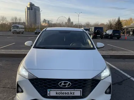 Hyundai Accent 2020 года за 6 900 000 тг. в Астана – фото 3