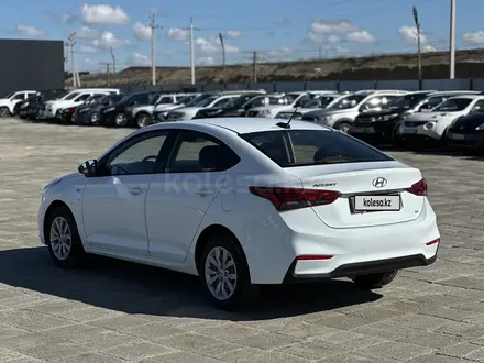 Hyundai Accent 2019 года за 7 300 000 тг. в Атырау – фото 3