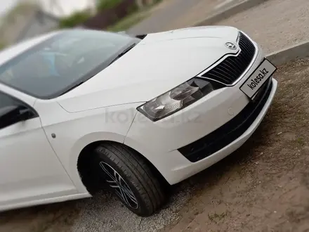 Skoda Rapid 2014 года за 5 000 000 тг. в Уральск – фото 2