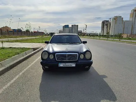 Mercedes-Benz E 230 1995 года за 1 800 000 тг. в Шымкент