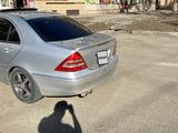 Mercedes-Benz C 240 2001 года за 3 000 000 тг. в Усть-Каменогорск – фото 2