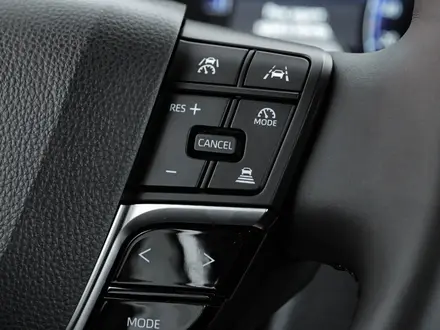 Toyota Camry Luxe 2026 года за 24 190 000 тг. в Уральск – фото 13