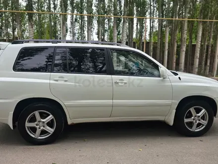 Toyota Highlander 2005 года за 6 800 000 тг. в Алматы – фото 2