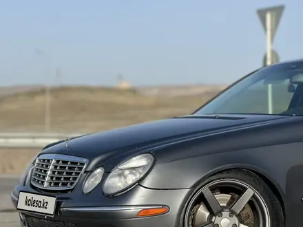 Mercedes-Benz E 500 2004 года за 6 500 000 тг. в Актау – фото 2