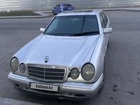Mercedes-Benz E 230 1997 годаүшін2 000 000 тг. в Астана