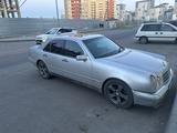 Mercedes-Benz E 230 1997 года за 1 900 000 тг. в Астана – фото 4