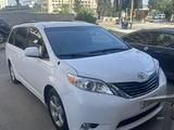 Toyota Sienna 2013 года за 5 300 000 тг. в Атырау