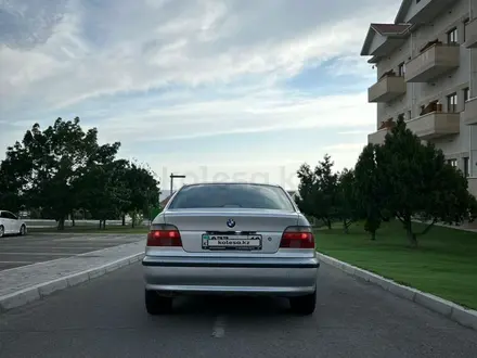 BMW 528 2000 года за 3 900 000 тг. в Актау – фото 2