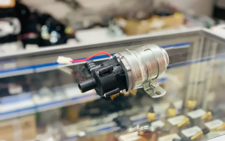 Дополнительный насос отопителя на Газель за 14 000 тг. в Алматы