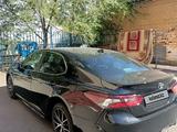 Toyota Camry 2023 годаfor15 000 000 тг. в Астана – фото 5