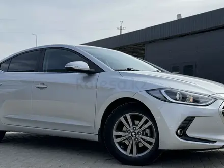 Hyundai Elantra 2018 года за 7 200 000 тг. в Атырау – фото 13