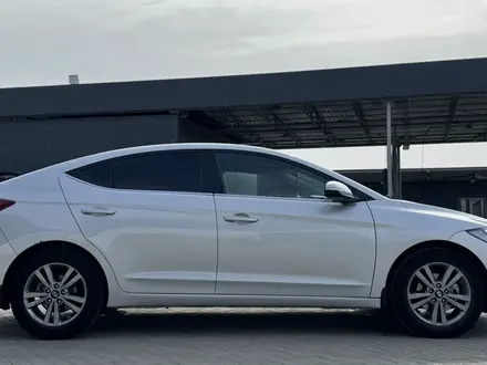 Hyundai Elantra 2018 года за 7 200 000 тг. в Атырау – фото 15