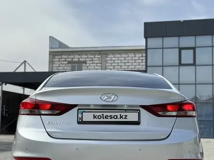 Hyundai Elantra 2018 года за 7 200 000 тг. в Атырау – фото 17
