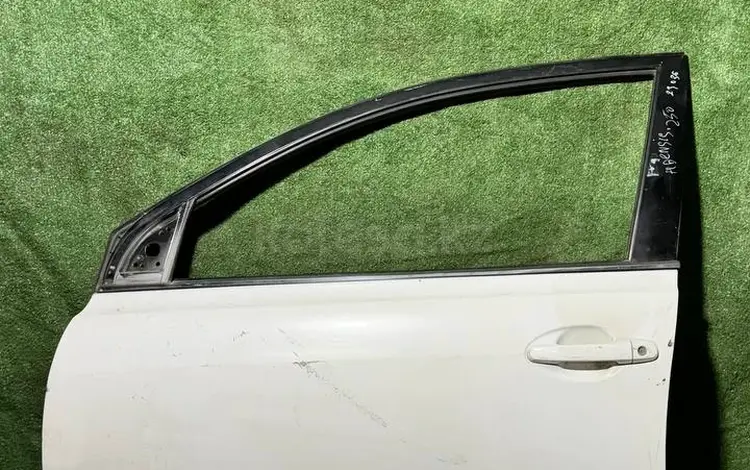 Дверь передняя правая левая на Toyota Avensis T25 за 40 000 тг. в Алматы