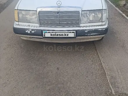 Mercedes-Benz E 200 1992 года за 800 000 тг. в Астана – фото 3