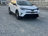 Toyota RAV4 2017 годаүшін8 700 000 тг. в Актау – фото 2