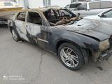 Chrysler 300C 2005 годаfor111 000 тг. в Темиртау – фото 3