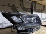 Фара на TOYOTA LAND CRUISER PRADO за 300 000 тг. в Алматы – фото 3
