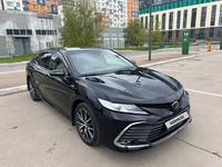 Toyota Camry 2021 года за 17 300 000 тг. в Астана