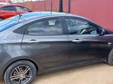 Hyundai Solaris 2011 года за 4 200 000 тг. в Атырау – фото 3
