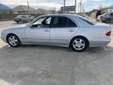 Mercedes-Benz E 320 2001 годаүшін5 000 000 тг. в Актау – фото 5