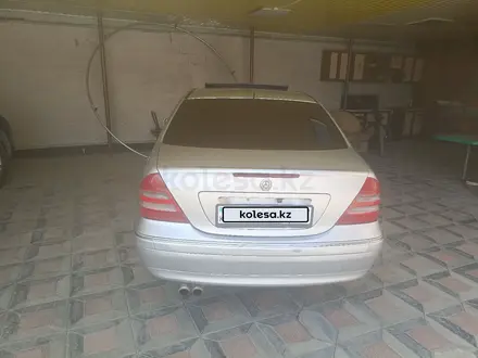 Mercedes-Benz C 240 2001 года за 3 300 000 тг. в Алматы – фото 4