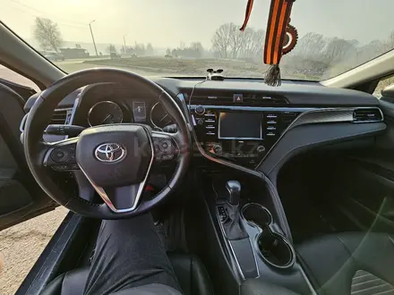 Toyota Camry 2020 года за 13 000 000 тг. в Усть-Каменогорск – фото 5