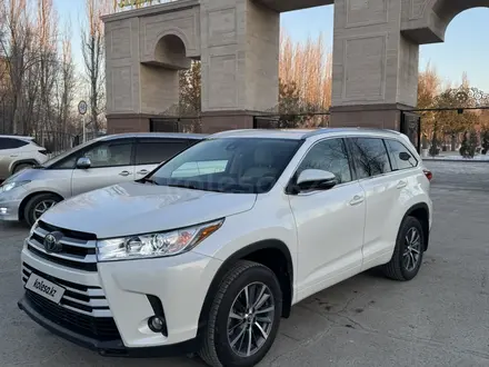Toyota Highlander 2017 года за 12 000 000 тг. в Атырау – фото 2