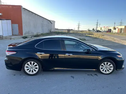 Toyota Camry 2018 года за 7 500 000 тг. в Актау – фото 3