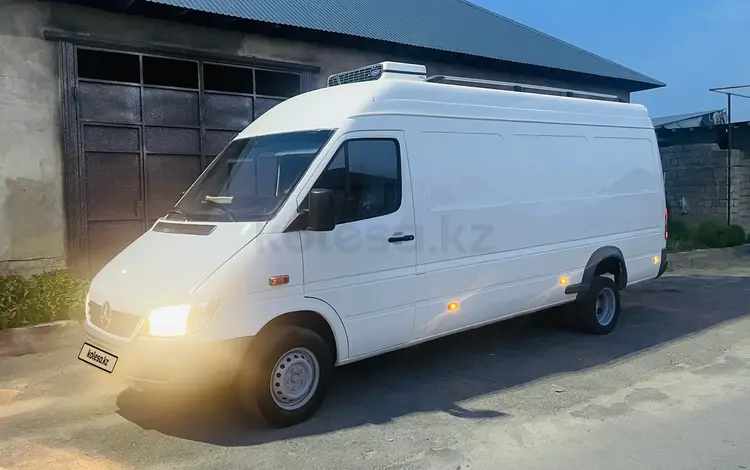 Mercedes-Benz Sprinter 2004 годаfor8 000 000 тг. в Шымкент