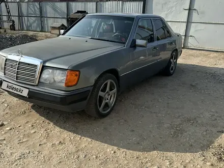 Mercedes-Benz E 230 1991 года за 1 000 000 тг. в Тараз – фото 3