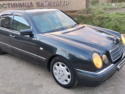 Mercedes-Benz E 280 1996 года за 2 600 000 тг. в Шымкент – фото 4