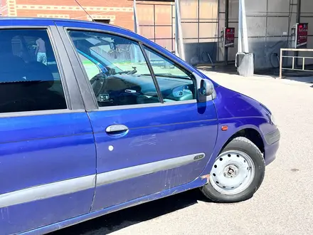 Renault Scenic 1998 года за 900 000 тг. в Атырау – фото 3