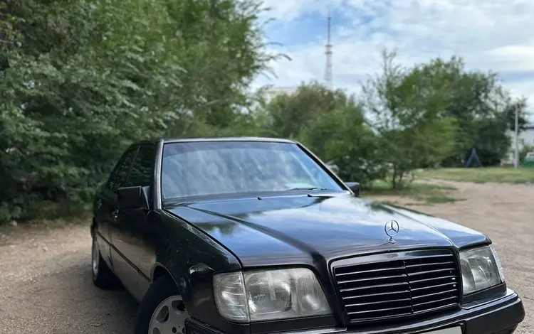 Mercedes-Benz E 220 1994 годаүшін1 700 000 тг. в Экибастуз